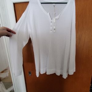 Long sleeve lightweight top